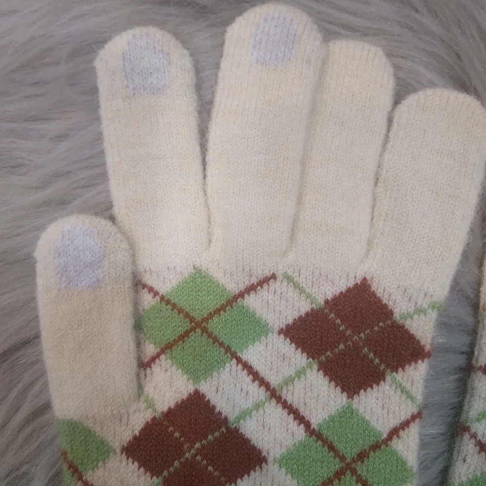 Argyle Style Acrylic Gloves In Beige